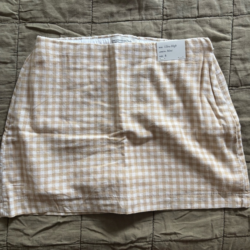 Abercrombie & Fitch Beige and White Gingham Mini Skort